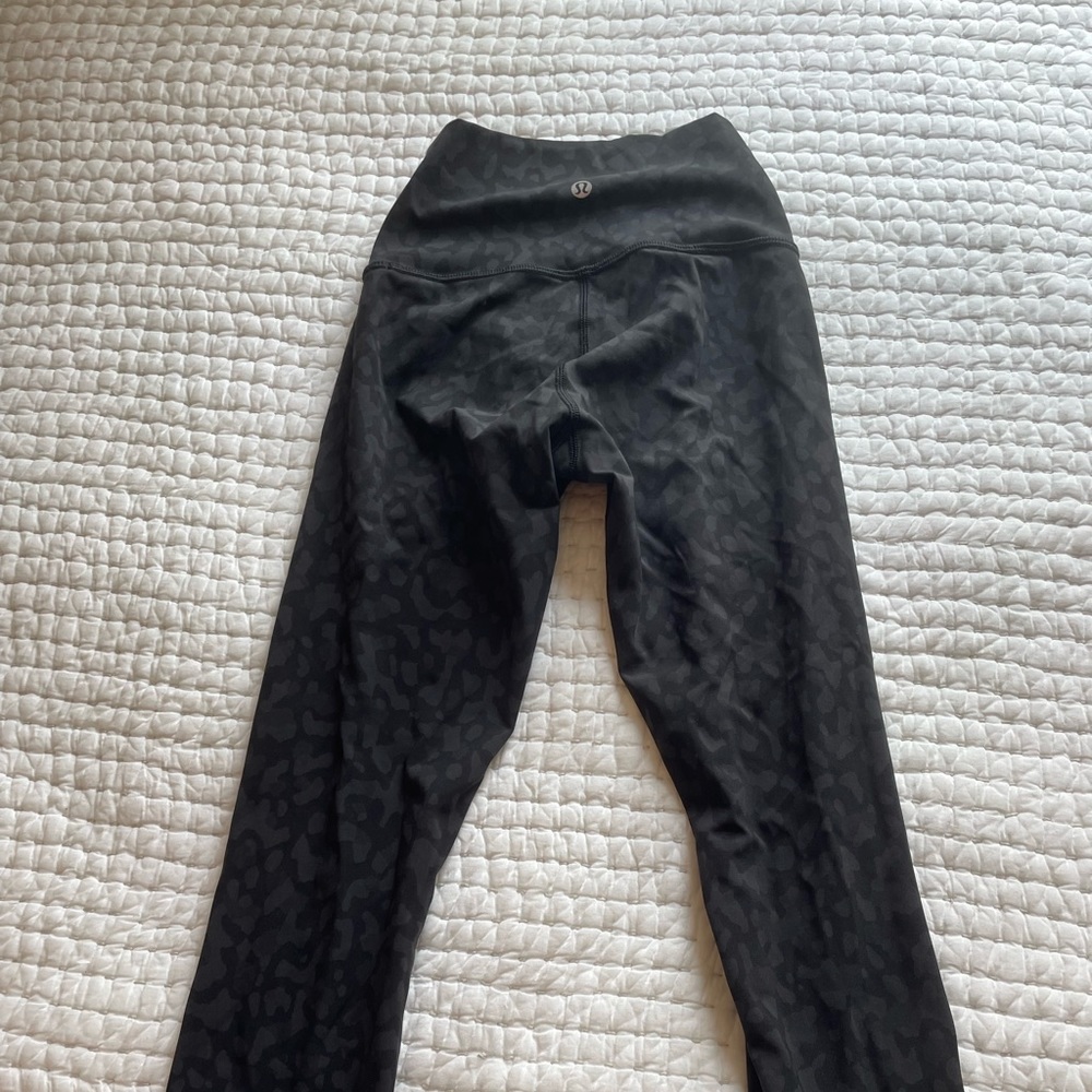 Lululemon cropped cheetah print leggings